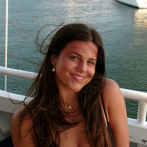 Meet your Posher, Joelle